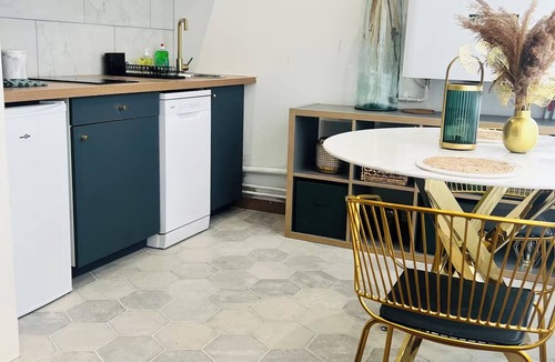 Jean Moulin - Marius Berliet Apartment | Relaxation, Spa and Private Parking!