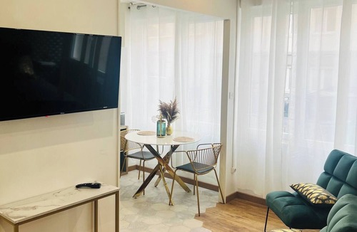 Jean Moulin - Marius Berliet Apartment | Relaxation, Spa and Private Parking!