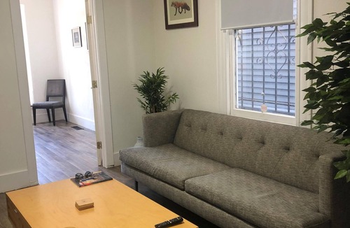 Hoover - Foster House | Relaxed and Spacious 2 BR Apartment with a Patio