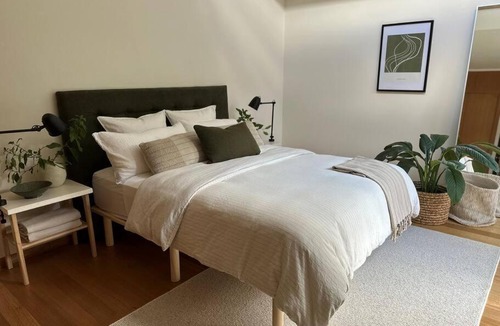 Mount Clear House | Relaxed and stylish -self check in, secure parking
