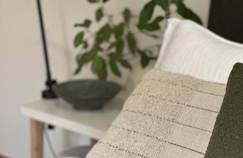 Mount Clear House | Relaxed and stylish -self check in, secure parking