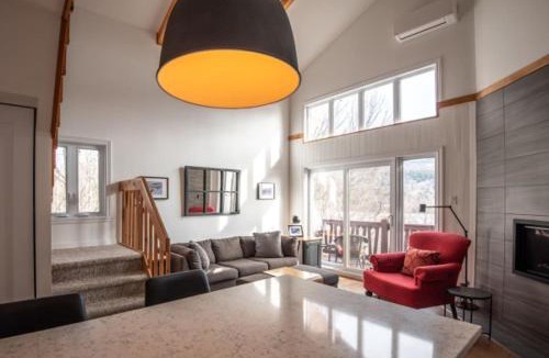 Mont-Tremblant House | Relaxed Chalet with Views of Mont-Tremblant
