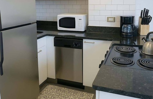 East Hyde Park Apartment | Relaxed City Stay in Hyde Park | Cozy Studio Unit
