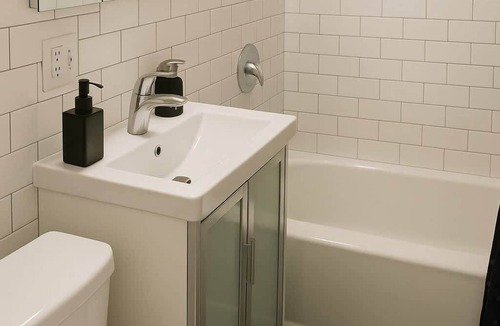 East Hyde Park Apartment | Relaxed City Stay in Hyde Park | Cozy Studio Unit