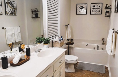 Acworth House | Relaxed Cozy Nest Oasis