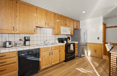 Tahoe Vista Condo | Relaxed Lakefront Living Cozy 1BR Tahoe Condo