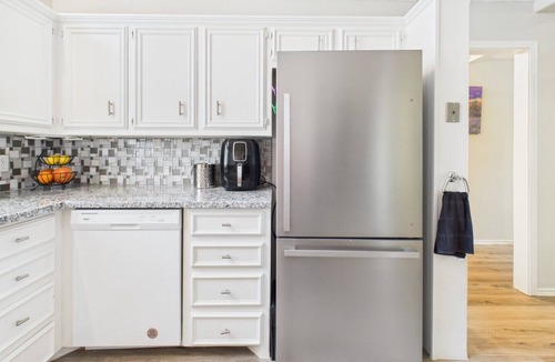 Lubbock House | Relaxed Lubbock Home w/Workspace & Full Kitchen
