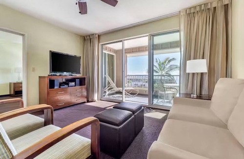 Poipu Hotel | Relaxed Suite Near Shipwreck Beach + Parking & Pool Access + Kitchen