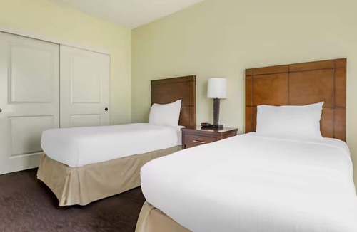 Poipu Hotel | Relaxed Suite Near Shipwreck Beach + Parking & Pool Access + Kitchen