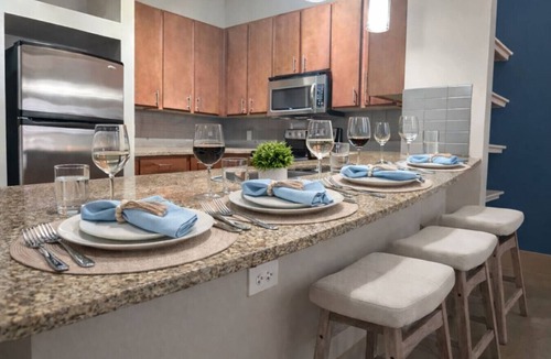 Las Colinas Apartment | Relaxing 1BR Modern Home Getaway Perfect w/Pool