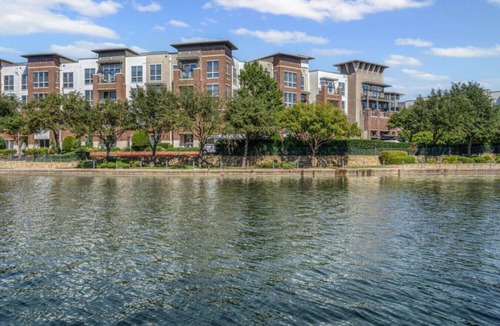 Las Colinas Apartment | Relaxing 1BR Modern Home Getaway Perfect w/Pool
