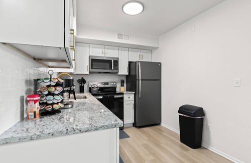 Royal Oak Apartment | Relaxing 1BR Retreat | King Bed | Royal Oak