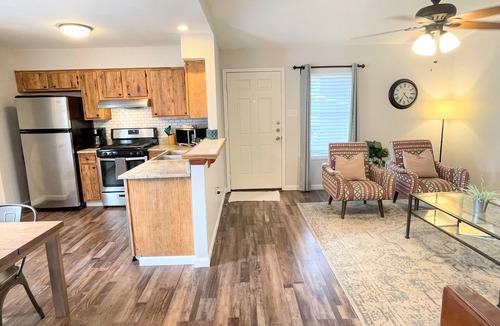 McNeil Apartment | Relaxing 2 Bedroom North Austin Get Away