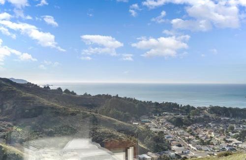 Pacifica Apartment | Relaxing 2-Bedroom Oasis in Pacifica