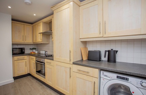 Newcastle-upon-Tyne Apartment | Relaxing 2BR Central Flat: Near Train & Fast WiFi!