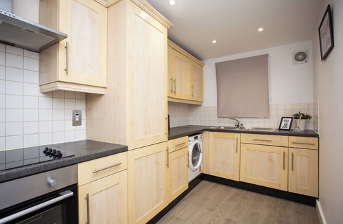 Newcastle-upon-Tyne Apartment | Relaxing 2BR Central Flat: Near Train & Fast WiFi!