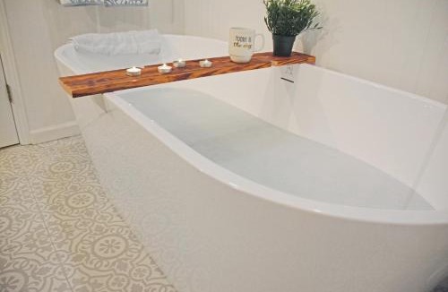 New Market House | Relaxing 2-Master Suite Mountain Top - Fire Pit