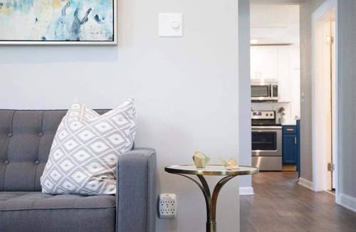 Rosedale Apartment | Relaxing 2BR Getaway Near KU Med with Pool | 18