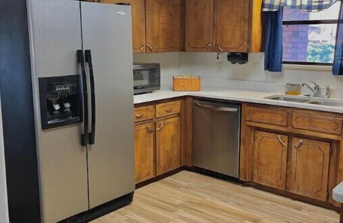 Alamogordo House | Relaxing 3 bedroom 2 bath, Home Away From Homen