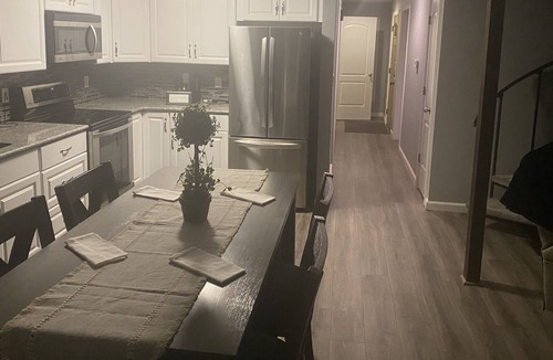 Town of Concord House | Relaxing 3 story townhouse