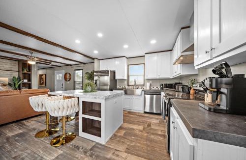 Copperas Cove Villa | Relaxing 3Bedroom 2bath Getaway at Joy Drive-In Movie