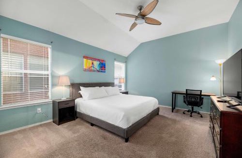 The Colony House | Relaxing 3BR 2BA Oasis - Hot Tub & 5 Beds!