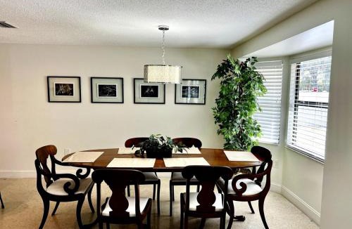 South Sarasota Villa | Relaxing 3BR 2Ba Oasis with Heated
