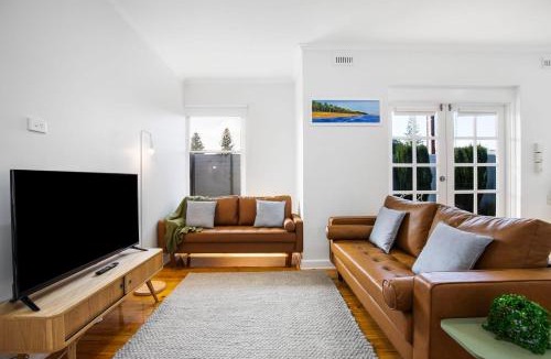 Grange House | Relaxing 3BR Beachside Haven Grange