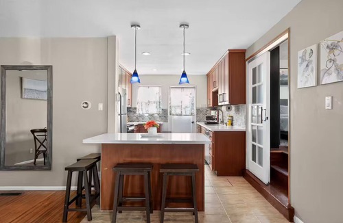 El Cerrito House | Relaxing 4 bedroom - Full Kitchen & Dining - BART
