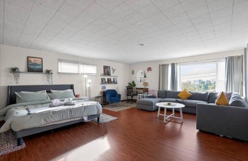 El Cerrito House | Relaxing 4 bedroom - Full Kitchen & Dining - BART