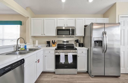 Ridgewood Lakes Villa | Relaxing 4 Bedroom w/Pool ~ 30min to Disney & Legoland