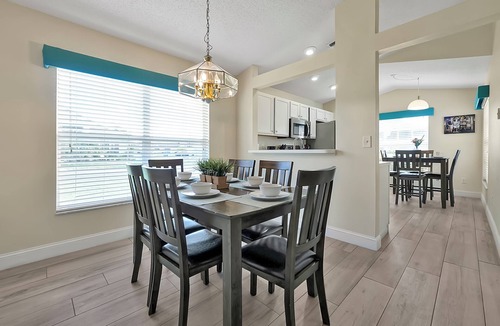 Ridgewood Lakes Villa | Relaxing 4 Bedroom w/Pool ~ 30min to Disney & Legoland