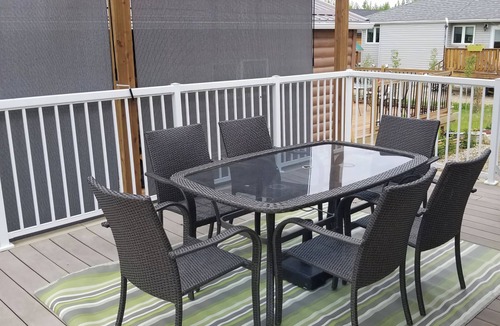 Greenwater Lake House | Relaxing 5 bedroom cabin at Greenwater Lake