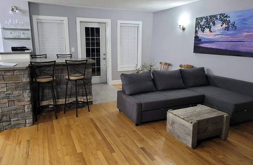 Greenwater Lake House | Relaxing 5 bedroom cabin at Greenwater Lake
