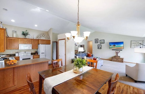 Colbert House | Relaxing 5-bedroom Vacation Home