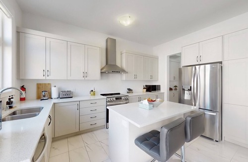 Caledon House | Relaxing 5BR & 4.5WR Detached Home | Sleeps 13