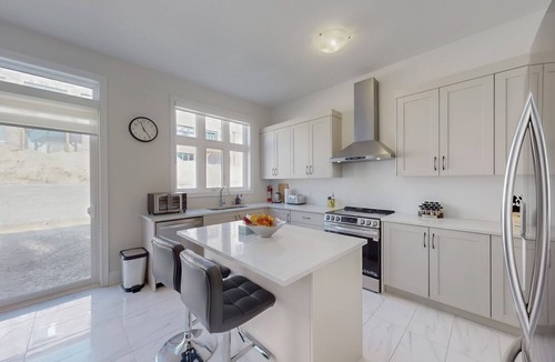 Caledon House | Relaxing 5BR & 4.5WR Detached Home | Sleeps 13
