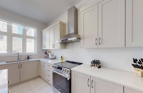 Caledon House | Relaxing 5BR & 4.5WR Detached Home | Sleeps 13