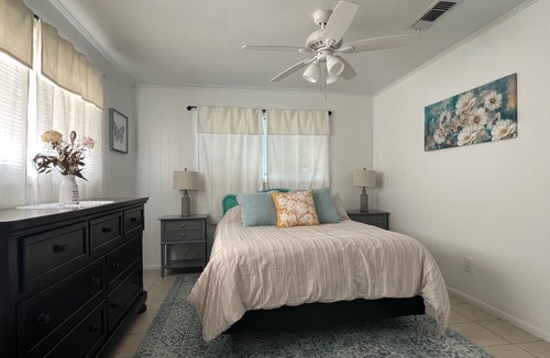 College Station Other | Relaxing Aggieland Acres - Farmhouse close to West Campus/Rellis