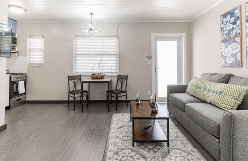 Singer Island Apartment | Relaxing and Cozy beach front apartment with pool