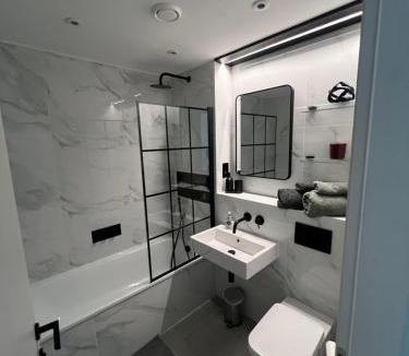 Brixton Hill Apartment | Relaxing and modern apartment