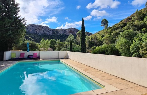 Caunes-Minervois Apartment | Relaxing apartment with Mountain views