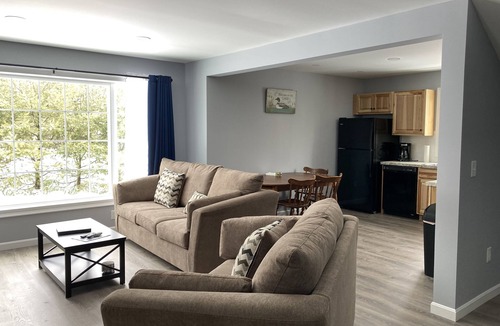 Dexter Apartment | Relaxing Apartment in Dexter