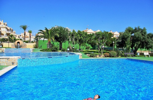 Torrevieja House | Relaxing Apartment with Large Private Solarium, Best Pools .