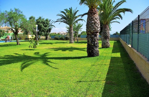 Torrevieja House | Relaxing Apartment with Large Private Solarium, Best Pools .