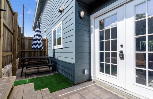 Coronado Hills Villa | Relaxing Austin Retreat with Balcony, Great Beds & Easy Event Access!