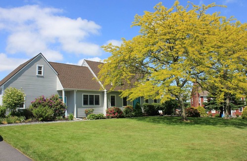 Newport East House | Relaxing Beach House Getaway