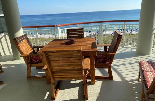 Navarre Beach Apartment | Relaxing beachfront retreat