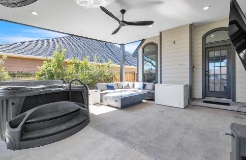 Wellborn House | Relaxing College Station Retreat with Hot Tub