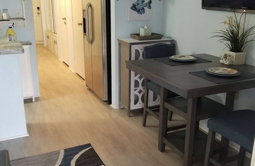 North Beach Condo | Relaxing Condo by the Beach 4 minutes from beach!